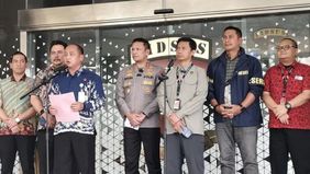 Kejaksaan Agung (Kejagung) memeriksa mantan Jaksa Agung Muda Tindak Pidana Khusus (Jampidsus) Febrie Adriansyah (FA) sebagai tersangka dalam perkara dugaan korupsi dan tindak pidana pencucian uang (TPPU) terkait proses penanganan hukum.