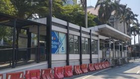 PT Transportasi Jakarta (Transjakarta) mengumumkan Halte Kebon Sirih arah Kota ditutup sementara mulai Jumat hingga Senin, 20 Juli 2026 pukul 05.00 WIB. Penutupan dilakukan karena adanya pekerjaan perbaikan jalan yang terdampak proyek pembangunan MRT