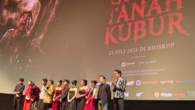 Sihir Tanah Kubur (tayang 23 Juli 2026) adalah film horor Indonesia yang mengisahkan teror mistis ilmu hitam dari tanah makam yang dikosongkan (Makam Wurung). Pemindahan makam ibu yang dilakukan oleh sang adik demi sebuah wasiat memicu serangkaian te