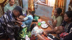 Kabar menggembirakan datang dari operasi pencarian korban tenggelamnya KM Nurul Salsa di perairan barat Pulau Polassi, Kabupaten Kepulauan Selayar, Sulawesi Selatan. Pada hari kelima pelaksanaan operasi pencarian dan pertolongan (SAR), dua penumpang 