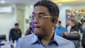 Komisi Pemberantasan Korupsi (KPK) memeriksa tiga saksi dalam penyidikan kasus dugaan gratifikasi terkait produksi batu bara di Kabupaten Kutai Kartanegara, Kalimantan Timur, Rabu, 22 Juli 2026.