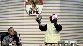 Komisi Pemberantasan Korupsi (KPK) mengungkap telah menyita berbagai barang bukti dengan nilai mencapai sekitar Rp9,06 miliar dalam penyidikan kasus dugaan korupsi yang melibatkan Bupati Lombok Barat, Lalu Ahmad Zaini (LAZ).

