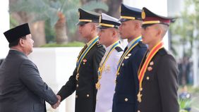 Ada pesan yang membekas dalam benak Calvin Tidar Sakti, peraih Adhi Makayasa atau lulusan terbaik Akademi Militer (Akmil) 2026, setelah dilantik langsung oleh Presiden Prabowo Subianto di Halaman Istana Merdeka, Jakarta, Rabu, 22 Juli 2026.