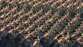 Presiden RI Prabowo Subianto mengingatkan para perwira TNI dan Polri untuk selalu mengutamakan pengabdian kepada masyarakat Indonesia serta tidak menempatkan kepentingan apa pun di atas kepentingan rakyat.