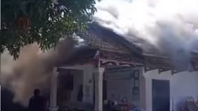 Kepala Seksi Pencegahan dan Kesiapsiagaan Damkar Satpol PP Kabupaten Pangandaran, Fajar Lazuardi, menyatakan proses pemadaman berlangsung efektif.