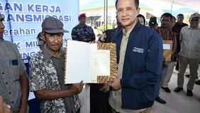  Kementerian Transmigrasi (Kementrans) menerbitkan 441 Sertifikat Hak Milik (SHM) untuk keluarga transmigran di Kabupaten Simeulue, Aceh, melalui Program Trans Tuntas. 