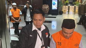 Komisi Pemberantasan Korupsi (KPK) menahan tiga tersangka dalam pengembangan kasus dugaan korupsi dana hibah kelompok masyarakat di lingkungan Pemerintah Provinsi Jawa Timur tahun anggaran 2019&ndash;2022.
