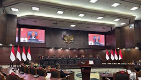 Mahkamah Konstitusi (MK) mengabulkan sebagian permohonan uji materi mengenai penghangusan kuota internet. Dalam putusannya, MK mewajibkan penyelenggara telekomunikasi menyediakan pilihan layanan yang menjamin sisa kuota pelanggan tetap aktif dan masi