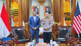 Kapolri Jenderal Pol. Listyo Sigit Prabowo bersama Direktur Federal Bureau of Investigation (FBI) Kash Patel membahas peningkatan kerja sama penegakan hukum untuk menghadapi berbagai ancaman kejahatan lintas negara dalam pertemuan di Mabes Polri.