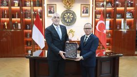 Menteri Pelindungan Pekerja Migran Indonesia (P2MI), Mukhtarudin, menerima kunjungan kehormatan Menteri Tenaga Kerja dan Jaminan Sosial Republik Turki, H.E. Mr. Vedat I?IKHAN, di Kantor Kementerian P2MI, Jakarta, Jumat 24 Juli 2026.