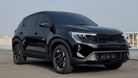 Kia Sales Indonesia Menghadirkan Edisi Spesial Limited Black Edition Untuk The All-New Carens Dan The New Sonet.
