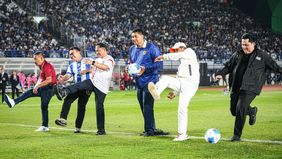 Menteri Dalam Negeri (Mendagri) Muhammad Tito Karnavian menghadiri pembukaan Piala Presiden Tahun 2026 di Stadion Si Jalak Harupat, Kabupaten Bandung, Jawa Barat, Sabtu (25/7/2026).