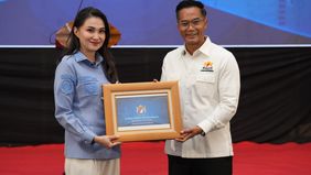 Gubernur Maluku Utara, Sherly Tjoanda, menghadiri sekaligus memberikan arahan utama pada pengukuhan dan pelantikan pengurus Kamar Dagang dan Industri (KADIN) Provinsi Maluku Utara masa bakti 2026&ndash;2031. Acara yang dipimpin langsung oleh Ketua Umum KAD