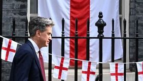 Menteri Luar Negeri Inggris Ed Miliband akan mengemban peran sebagai gubernur Inggris untuk Bank Dunia.