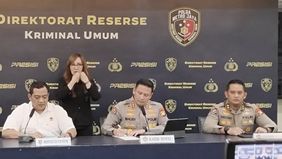 Polda Metro Jaya memastikan kabar yang menyebut ajudan mantan Jaksa Agung Muda Bidang Tindak Pidana Khusus (Jampidsus) Febrie Adriansyah menjadi korban penembakan tidak benar.
