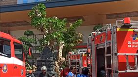 Kebakaran melanda Rumah Sakit, Amerta Husdha, Hospital, Jalan Raya Sesetan, Sesetan, Denpasar Selatan, Rabu (29/7/2026) siang. kebakaran diduga berasal dari ruang tengah pada lantai enam rumah sakit. Hingga kini, petugas Damkar Kota Denpasar masih me