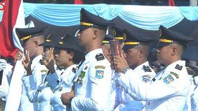 Prabowo Subianto melantik 1.204 pamong praja muda Institut Pemerintahan Dalam Negeri (IPDN) Angkatan XXXIII dalam upacara di Lapangan Parade Kampus IPDN Jatinangor, Sumedang, Rabu, 29 Juli 2026