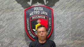 Tim gabungan Direktorat Reserse Kriminal Umum Polda Metro Jaya berhasil mengamankan seorang pria berinisial E yang diduga menjadi pelaku pembunuhan terhadap wanita berinisial M (52). 