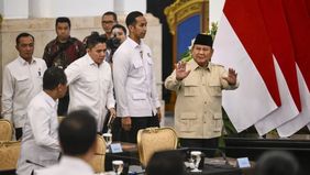  Ketua Umum Kamar Dagang dan Industri (KADIN) Indonesia Anindya Novyan Bakrie meluncurkan platform ekspor "We Buy From Indonesia" yang bertujuan memetakan rantai pasok nasional sekaligus membuka peluang lebih besar bagi produk Indonesia.
