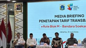 Pemerintah Provinsi DKI Jakarta resmi menetapkan tarif layanan Transbandara untuk rute Blok M-Bandara Soekarno-Hatta (Soetta), yang sebelumnya dikenal sebagai SH2, menjadi Rp15 ribu per perjalanan. Tarif tersebut naik dari sebelumnya Rp3.500.
