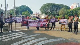 
Orasi Budaya dan Kebangsaan di Silang Monas diharapkan menjadi ruang dialog yang menginspirasi sekaligus mengingatkan bahwa kemerdekaan bukan hanya soal seremoni, melainkan juga tentang menjaga warisan budaya dan nilai-nilai luhur bangsa.

