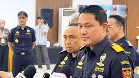 Kepala Kantor Pelayanan Utama Bea dan Cukai Soekarno-Hatta (Soetta), Tangerang, Banten, Hengky Tomuan Parlindungan Aritonang, mengungkapkan bahwa pilot asal Malaysia berinisial MS (39) yang ditangkap sebagai kurir ekstasi jaringan internasional.