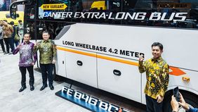 PT Krama Yudha Tiga Berlian Motors (KTB) Memperkenalkan Canter Extra Long Bus Di Ajang GIIAS 2026.