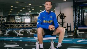 Mantan kapten Liverpool itu dikontrak The Blues dengan durasi dua tahun, yang akan membuatnya berada di Stamford Bridge hingga 2028.