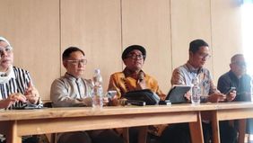 Mantan Jaksa Agung Muda Bidang Tindak Pidana Khusus (Jampidsus), Febrie Adriansyah, yang telah ditetapkan sebagai tersangka dalam kasus dugaan TPPU, berencana mengajukan gugatan praperadilan terhadap penetapan status tersangka.