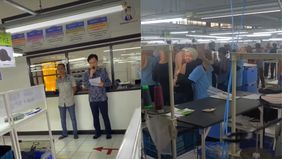 Tangis tak terbendung pecah di antara para buruh PT Namnam Fashion Industries, Kota Cimahi, Jawa Barat, saat hari terakhir mereka bekerja. Momen penuh haru ketika para pekerja saling berpelukan dan menangis usai perusahaan menghentikan kegiatan produ