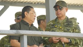anglima TNI Jenderal TNI Agus Subiyanto bersama Menteri Pertahanan RI Sjafrie Sjamsoeddin, Ketua Komisi I DPR RI Utut Adianto, Wakil Panglima TNI Jenderal TNI Tandyo Budi R.