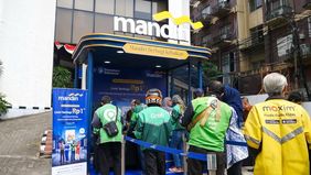 Menjelang peringatan Hari Ulang Tahun (HUT) ke-81 Republik Indonesia, Bank Mandiri kembali menggelar program sosial Livin' Mandiri Berbagi, Bersama Kita Saling Menguatkan sebagai bentuk kepedulian terhadap masyarakat, khususnya para pekerja rentan.