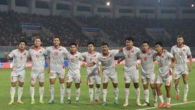Timnas Vietnam berhasil meraih kemenangan atas Kamboja pada laga terakhir Grup A Piala AFF 2026. Bermain di Stadion My Dinh, Hanoi, Jumat, 7 Agustus 2026 malam WIB, Vietnam menutup pertandingan dengan kemenangan 3-1.