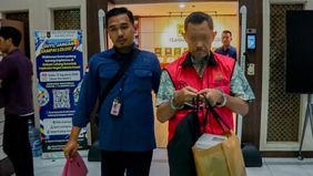 Kejaksaan Agung resmi melimpahkan enam orang tersangka beserta barang bukti kasus dugaan korupsi dalam tata kelola minyak mentah dan produk kilang pada Pertamina Energy Service (PES) Pte Ltd anak perusahaan Petral serta fungsi Integrated Supply Chain