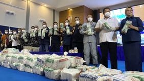 TNI Angkatan Laut (TNI AL) bersama tim gabungan menggagalkan penyelundupan narkotika jenis ketamin seberat 1.298 kilogram atau hampir 1,3 ton yang diangkut kapal asing MV King Sun di perairan utara Tanjung Berakit, Kepulauan Riau.