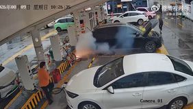 Zeekr 7X Terlihat Terbakar Ketika Berada Di Area Stasiun Pengisian Daya. 