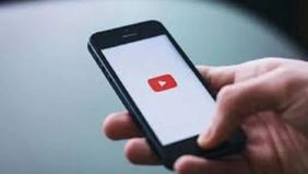 YouTube resmi menetapkan persyaratan baru bagi para kreator konten yang ingin memperoleh pendapatan dari tayangan iklan dan jumlah pelanggan (subscriber) mulai 1 Februari.