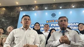 Menteri Ketenagakerjaan Yassierli bersama Sekretaris Kabinet Teddy Indra Wijaya secara resmi melakukan kick-off program Magang Nasional (MagangHub) Angkatan II Batch 1 di Kementerian Ketenagakerjaan, Jakarta, pada Selasa (11/8). 