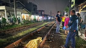 Kepolisian Sektor (Polsek) Ciputat Timur menyelidiki meninggalnya seorang pelajar perempuan berinisial AP (14) di Stasiun Jurangmangu, Kecamatan Ciputat, Kota Tangerang Selatan, Banten.