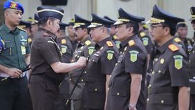 Jaksa Agung ST Burhanuddin melantik sejumlah kepala Kejaksaan Tinggi (Kajati) dan pejabat eselon II di lingkungan Kejaksaan Agung (Kejagung) dalam upacara yang berlangsung di Gedung Utama Kejagung, Jakarta, Selasa, 11 Agustus 2026.

