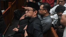Mantan Staf Khusus Menteri Agama Yaqut Cholil Qoumas, Ishfah Abidal Aziz alias Gus Alex, didakwa memperkaya diri sebesar Rp93,42 miliar dalam perkara dugaan korupsi kuota haji Indonesia tahun 2023-2024.