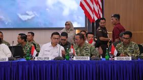 Asap putih perlahan membubung dari mobile incinerator milik Badan Narkotika Nasional (BNN) di Mako Komando Daerah Maritim (Kodaeral) IV Batam, Rabu, 12 Agustus 2026. Di hadapan para pemimpin lembaga negara, aparat penegak hukum, dan pejabat tinggi pe