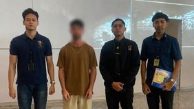 Kantor Imigrasi Ngurah Rai mendeportasi BR, pria berkewarganegaraan Lithuania yang ditengarai sebagai pemilik akun media sosial @the.bali.dream. BR, yang lahir di Israel,
kedapatan menjalankan aktivitas sebagai pemilik dan pembuat konten berbayar. 