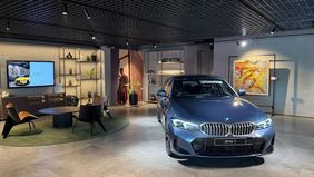 BMW Astra Hadirkan Pengalaman Berbeda Bagi Pelanggan Dengan Memadukan Dunia Otomotif Premium Dan Seni.