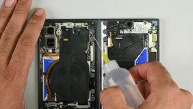 Samsung Galaxy Z Fold8 Kini Menjadi Sasaran Pembongkaran Tim iFixit. 
