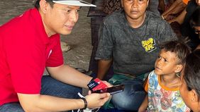 PT Telkom Indonesia (Persero) Tbk (Telkom) berkomitmen untuk terus menghadirkan dukungan bagi masyarakat terdampak gempa bumi di Nusa Tenggara Timur (NTT), salah satunya dengan membuka akses komunikasi dan internet di sejumlah lokasi pengungsian. Aks