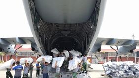 Menteri Pertahanan (Menhan) Sjafrie Sjamsoeddin mengirimkan bantuan logistik sebanyak 20 ton untuk membantu korban gempa bumi di Nusa Tenggara Timur (NTT).

