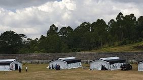 Runtuhnya sejumlah fasilitas kesehatan akibat guncangan gempa bumi di Nusa Tenggara Timur (NTT) langsung direspons secara agresif oleh Kementerian Kesehatan (Kemenkes).