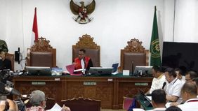 Advokat mantan Jampidsus Febrie Adriansyah, Febri Diansyah, menegaskan kliennya tidak pernah meminta pengembalian emas seberat 74 kilogram maupun uang dalam berbagai mata uang yang disita polisi dalam sejumlah penggeledahan