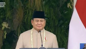 Beredar unggahan di Facebook yang menampilkan foto Presiden Prabowo Subianto bersama sejumlah anggota TNI dan Polri. Unggahan tersebut memuat narasi yang menyebut Prabowo akan memerintahkan TNI dan Polri menangkap seluruh masyarakat Aceh.